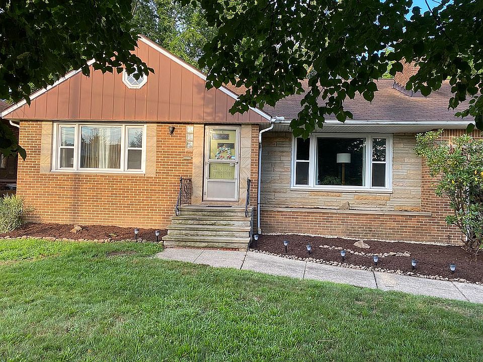 1st image of 5908 Chestnut Hills Dr