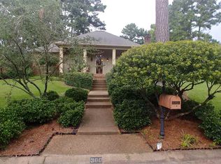 300 Ridge Cir, Brandon, MS 39047