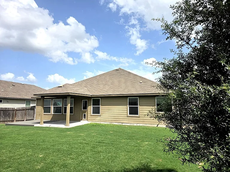 945 Cypress Ml — Photo 22