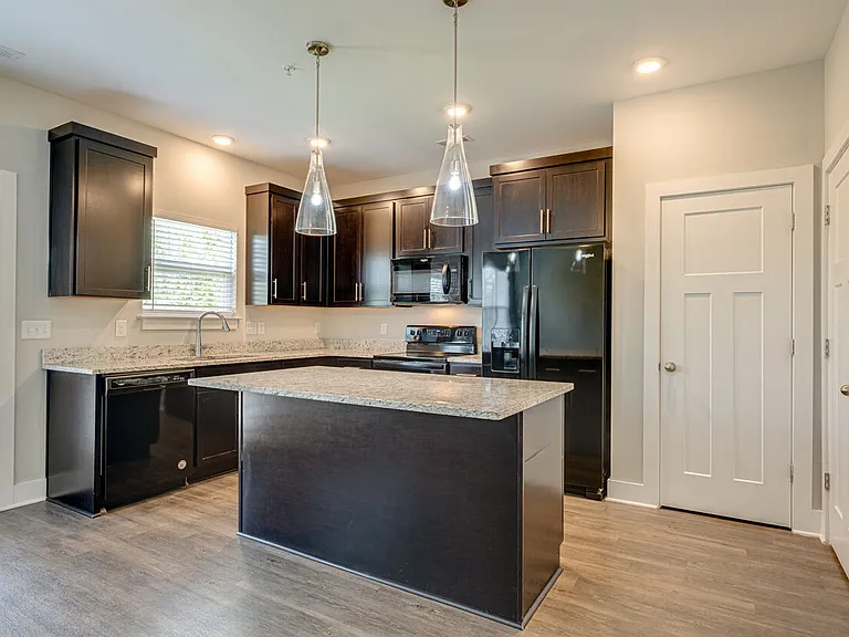 Highland at Hickory Hills Townhomes — Photo 28