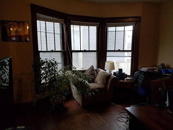 3rd image of 422 E 17th Ave