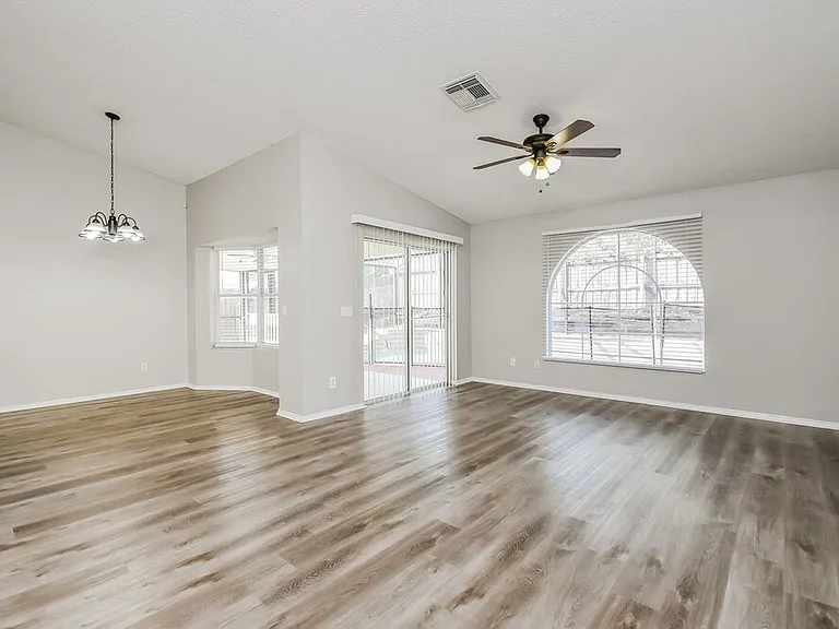 8661 Wellington Loop — Photo 4