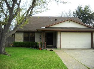 944 Thompson Dr, Lewisville, TX 75067
