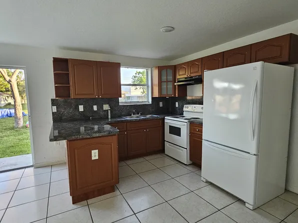 1940 NW 76th St #1940, Miami, FL 33147