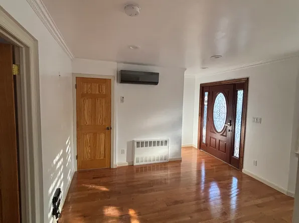 43 27th Ave #1, Bayside, NY 11360