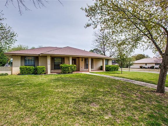 2nd image of 1401 Glenhill Ln