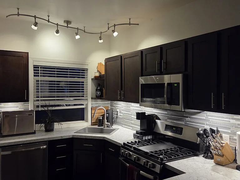 1519 Grand St NE #1 — Photo 6