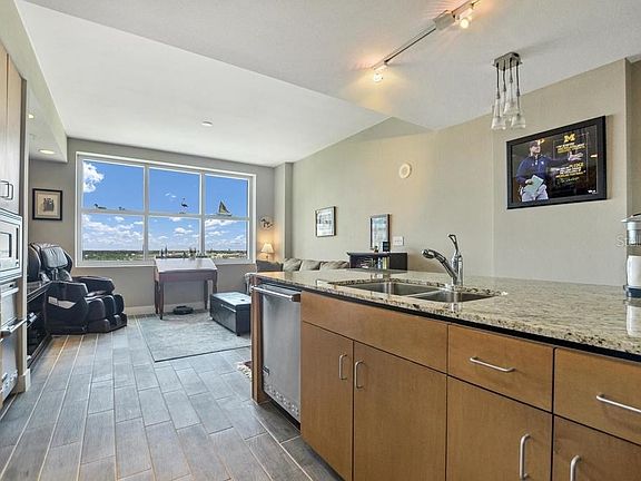 4th image of 1208 E Kennedy Blvd Unit 1024