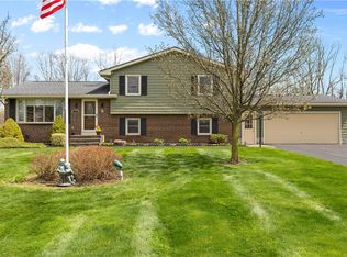 28 Hiawatha Trl, Spencerport, NY 14559