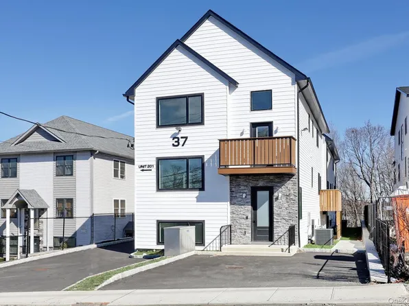 37 Ewing Avenue #201, Spring Valley, NY 10977