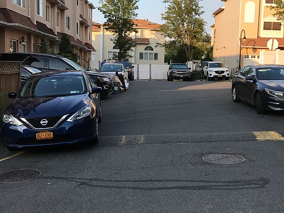 4th image of 23 Ashley Ln