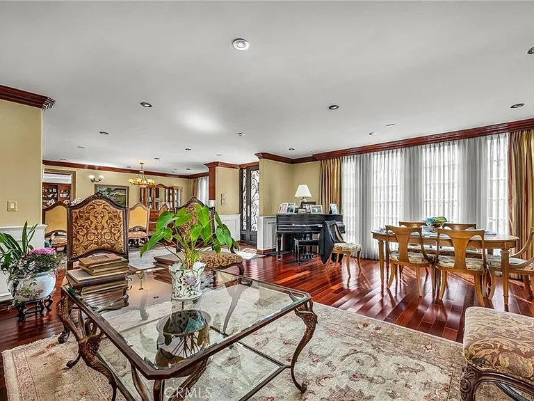18423 Linnet St — Photo 7