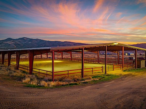 3rd image of 3755 Wild Horse Rd