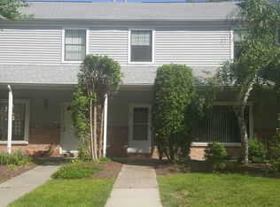 7 Aspen Dr, North Brunswick, NJ 08902