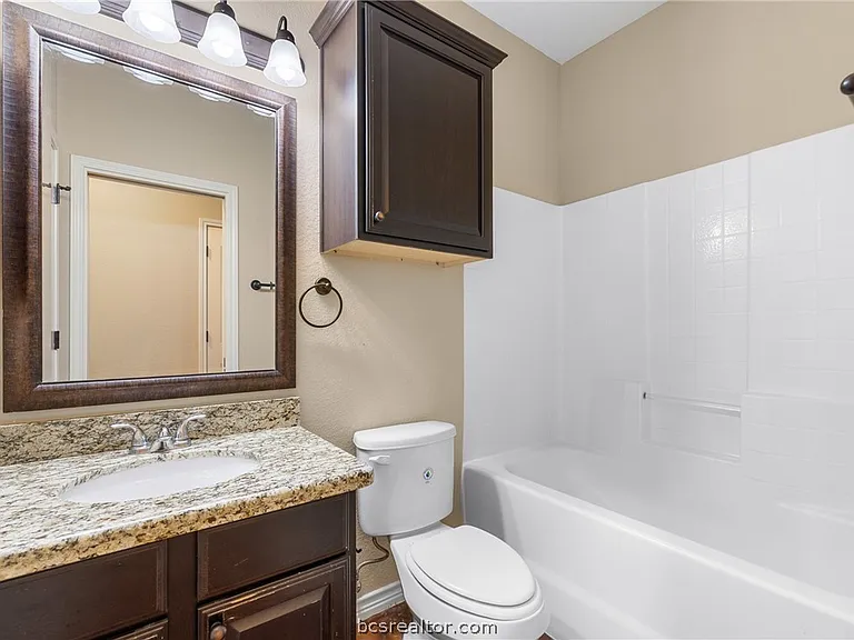 305 Capps Dr — Photo 17