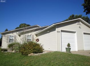 2207 N Genesee Rd, Burton, MI 48509