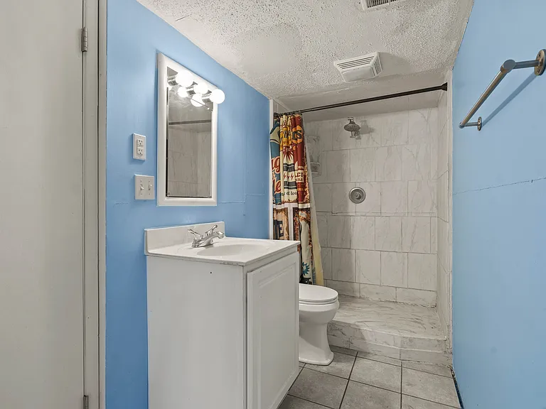 2218 Bluff Blvd — Photo 17