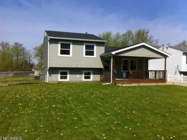 9129 Hickory Cir, Windham, OH 44288