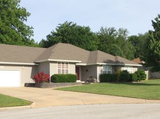 407 S South St, Willard, MO 65781