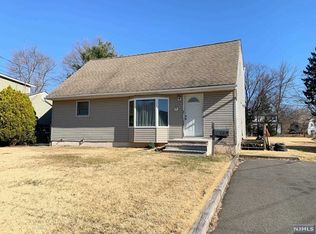 13 Oakley Way, Wayne, NJ 07470