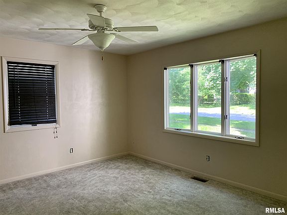 4th image of 114 N College Ave