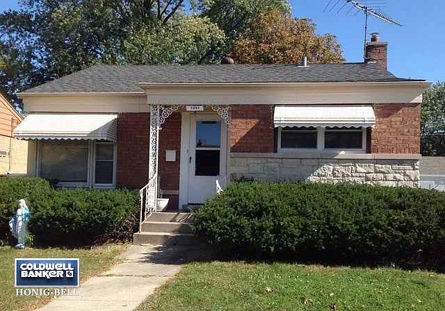 7301 N Meade Ave photo 1
