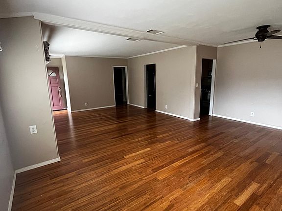 2nd image of 6043 Collins St