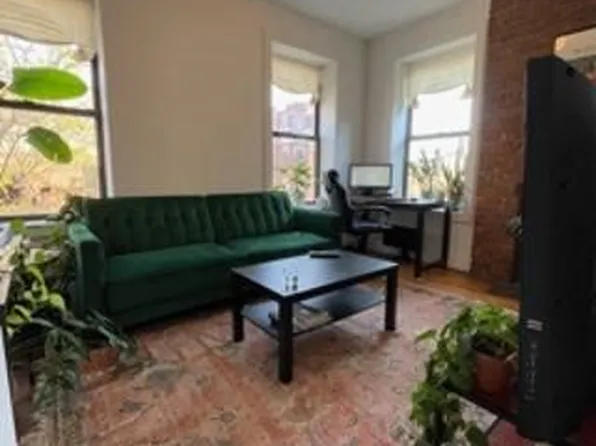 179 Graham Avenue image 1 of 4