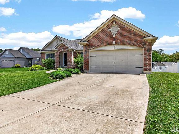 2nd image of 27 Millstone Lake Dr
