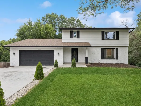 12621 Cedar Lake Rd, Minnetonka, MN 55305