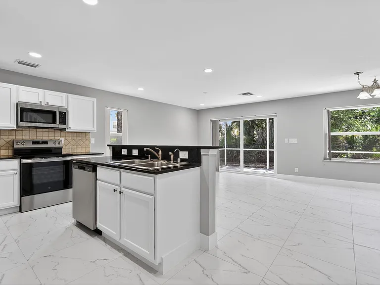 106 Fox Meadow Run — Photo 9
