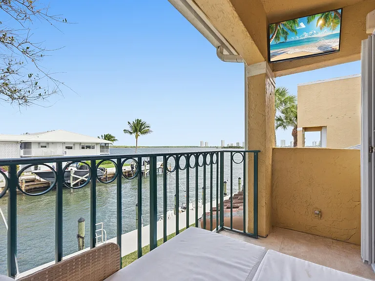 1155 Lake Shore Dr #202 — Photo 27