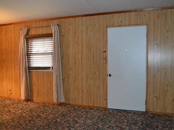 3rd image of 3885 Meadow Ln