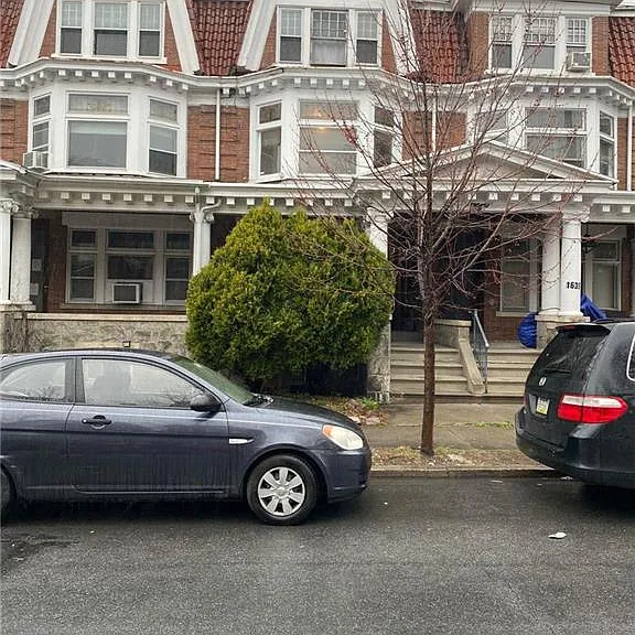 1641 W Turner St #2 — Photo 1