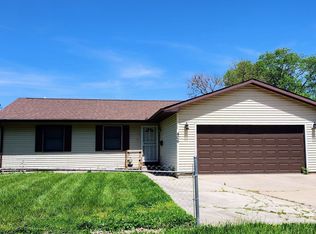 406 E Church St, Champaign, IL 61820