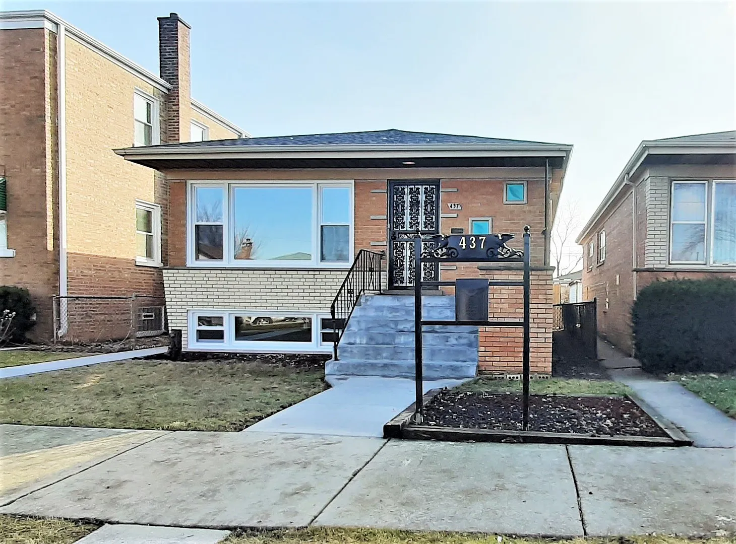 437 W 95th Pl photo 1
