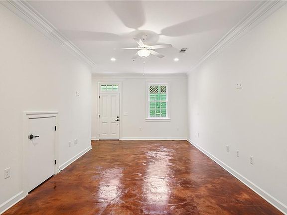 2nd image of 826 Touro St Unit 2