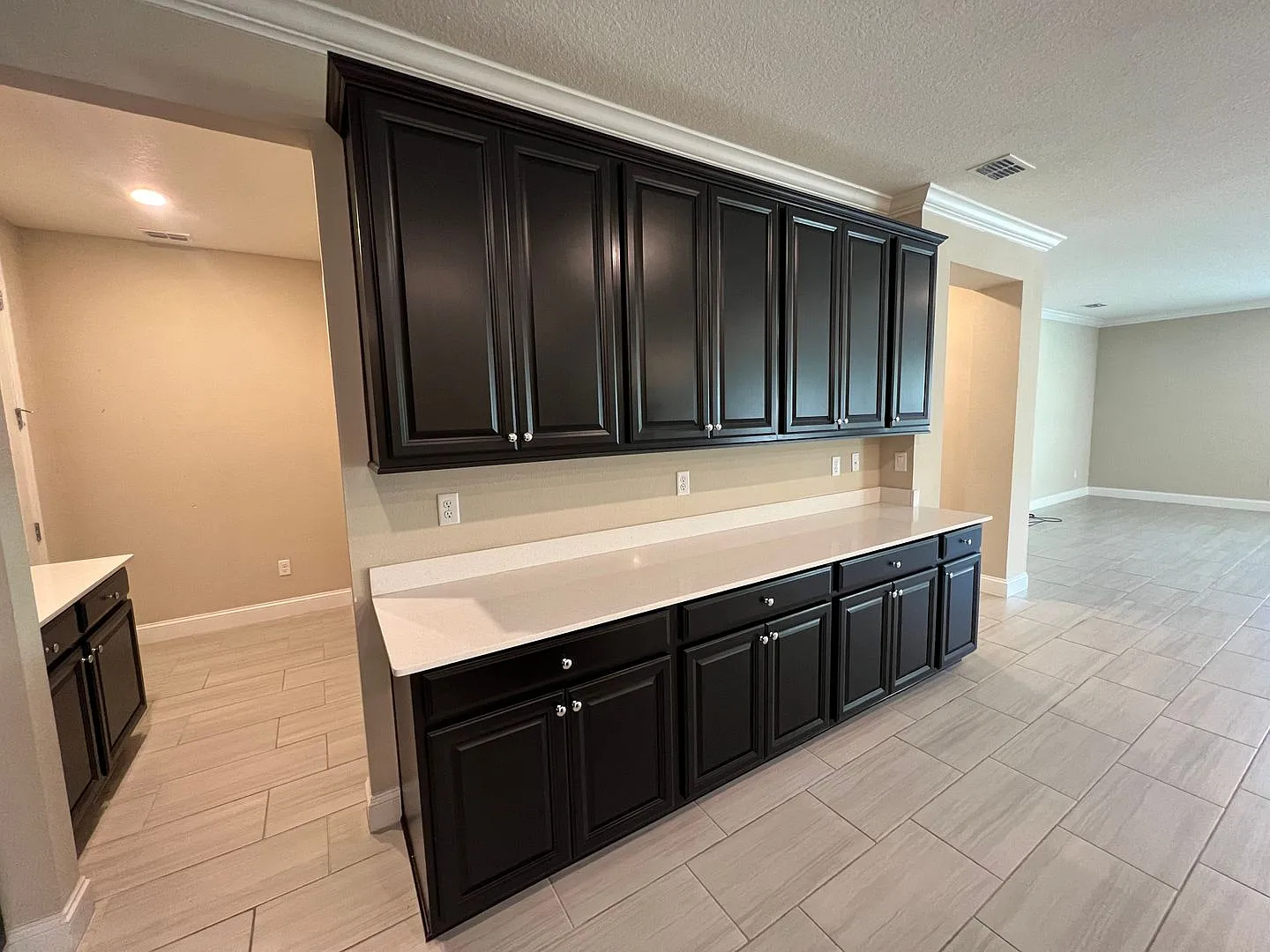 Beautiful 4/3 Carter Hall Home in Mandarin | Split Floor Plan | Almost 3k Sq Ft | 3 Car Garage | ... — Photo 4