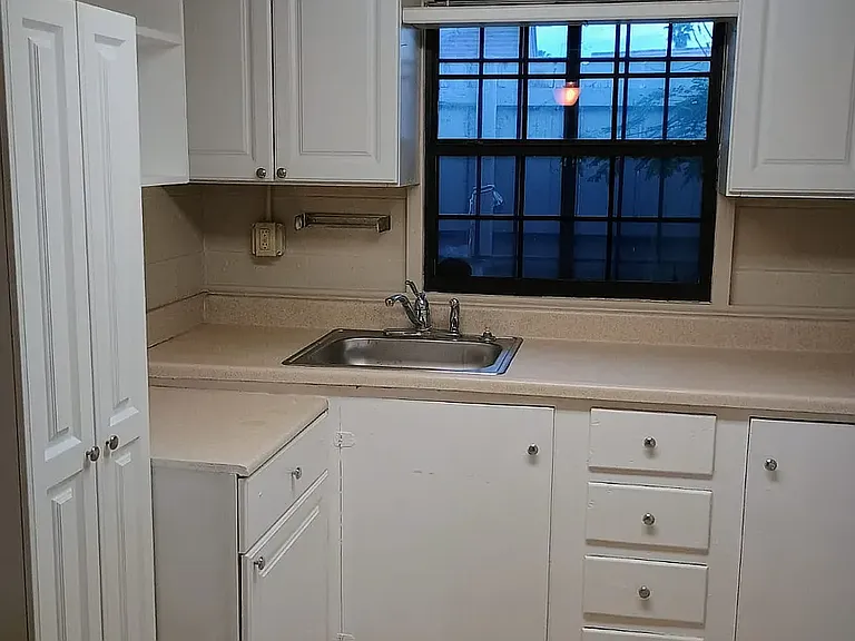 1824 N 77 Sunshine Strip #1 — Photo 3