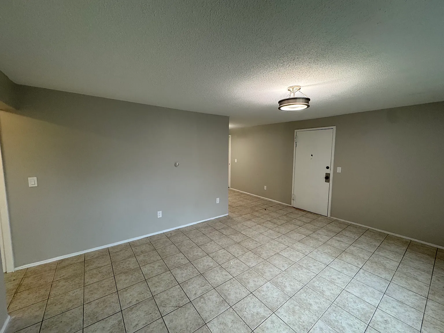 2 bed, 845 sqft, $1,550 — Photo 3