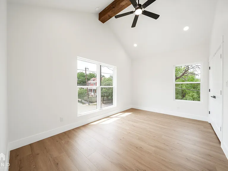 247 Princeton Ave #202 — Photo 12