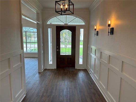 4th image of 3419 Bridgewater Dr