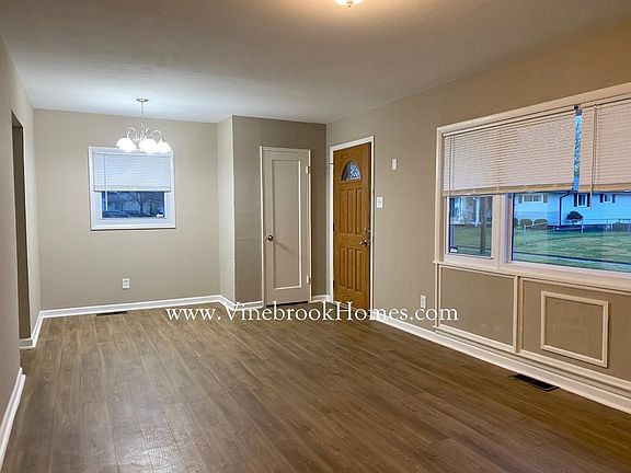 3rd image of 214 Murchison Ln