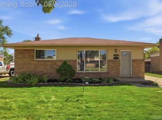 31230 Iroquois Dr, Warren, MI 48088