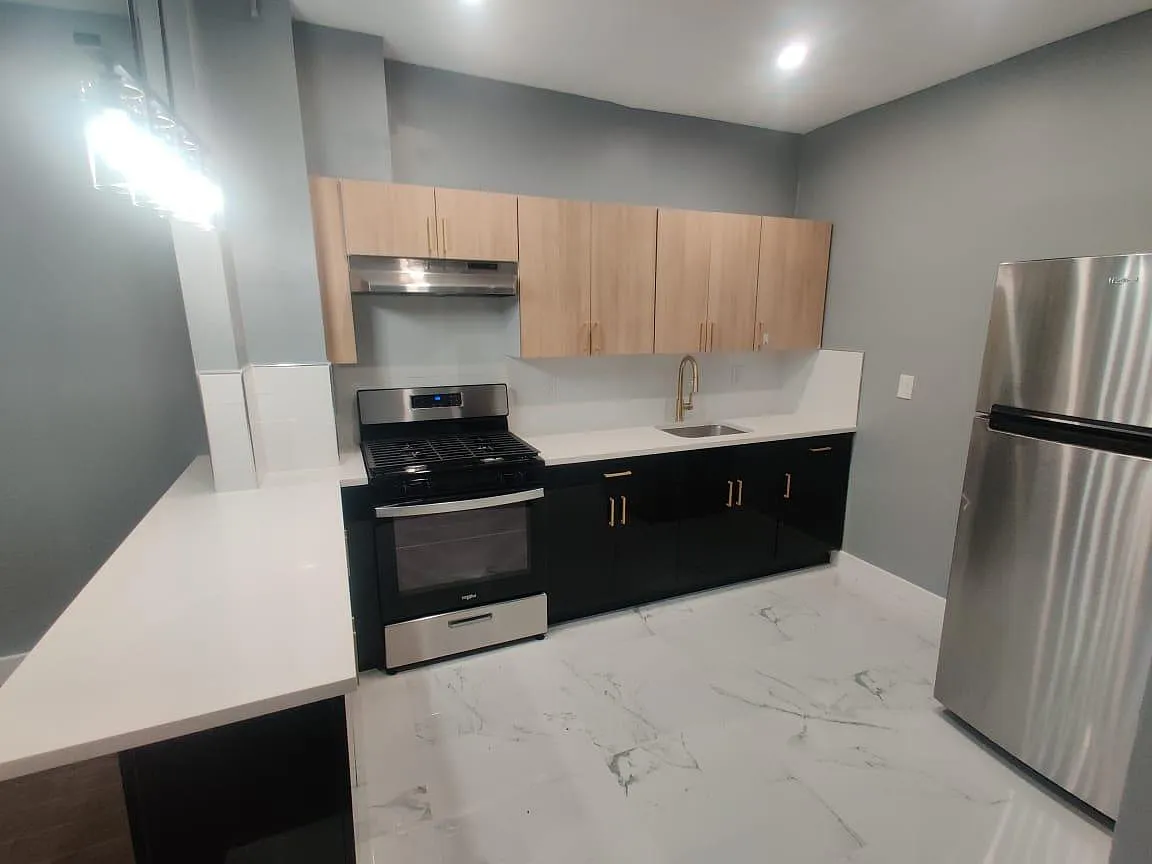 48 Carroll St — Photo 1