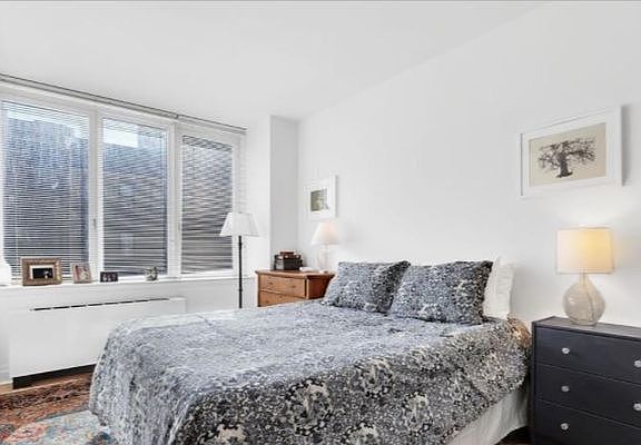 4th image of 1510 Lexington Ave APT 12Q