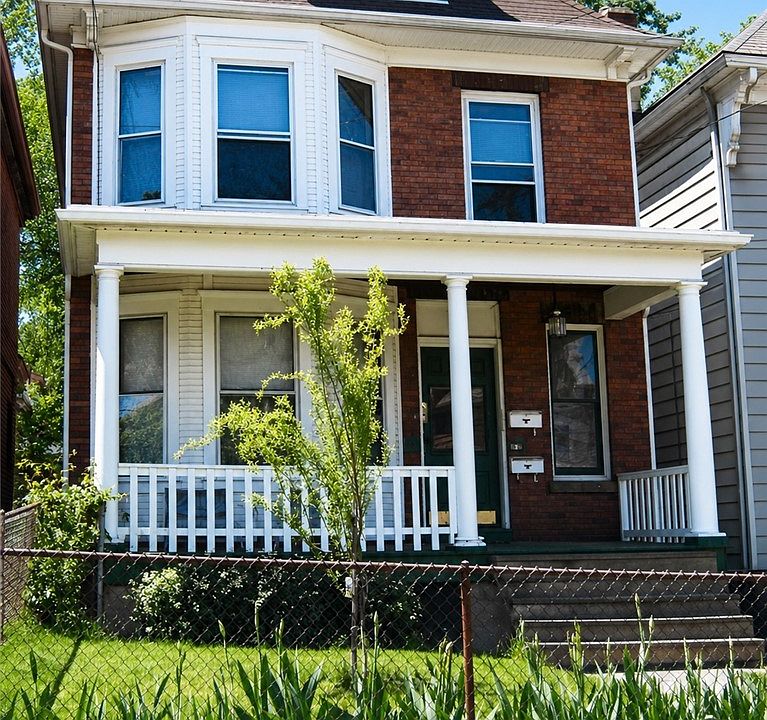 1st image of 52 Oakwood Rd