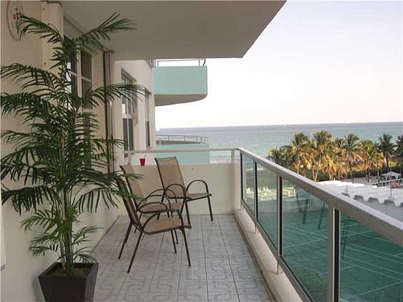 3rd image of 5151 Collins Ave APT 630