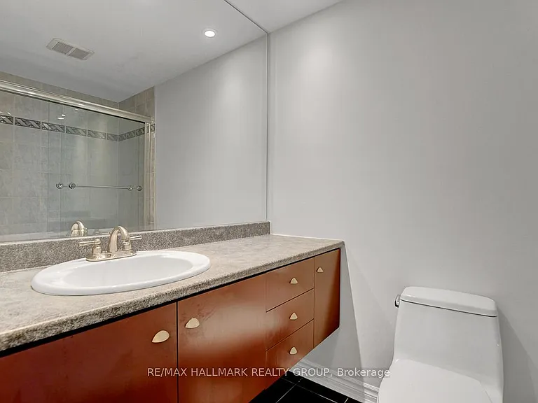 261 Bruyere St — Photo 32