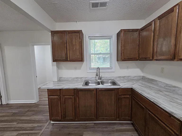 1495 Alta Vista Ave — Photo 17